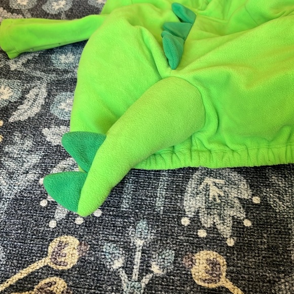 🐉 Carter’s Dino/Dragon Costume — 3-6months- Green with horns - Picture 5 of 9